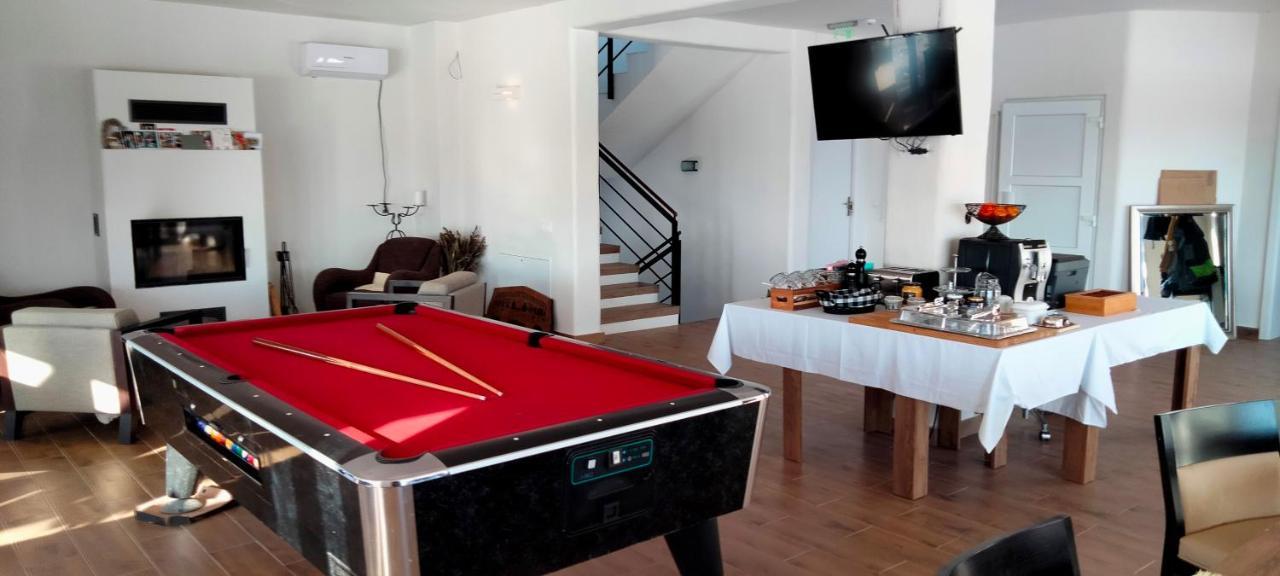 Bed and Breakfast Casa Comilor Surdesti  Экстерьер фото